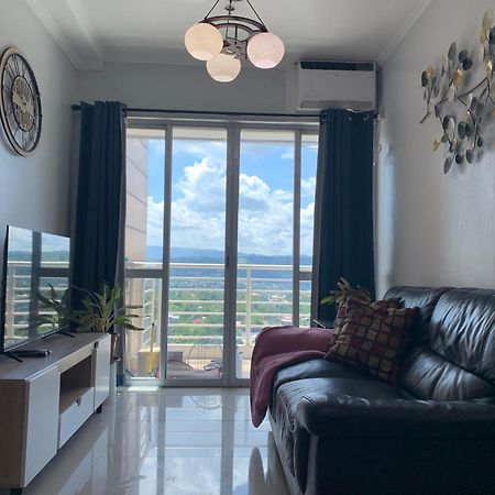 Spacious 2-Bedroom Condo,Wifi,Netflix,Free Parking Cagayan de Oro Luaran gambar
